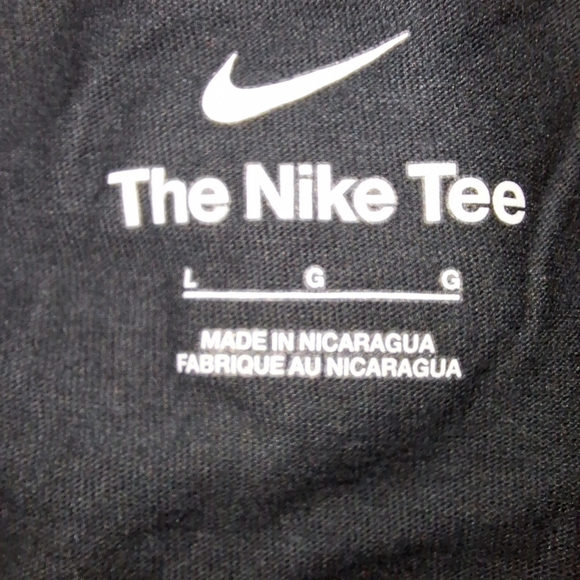 A Nike Tee official Georgia Bulldog long sleeve t-shirt in a men's Large. NWT - Picture 4 of 5